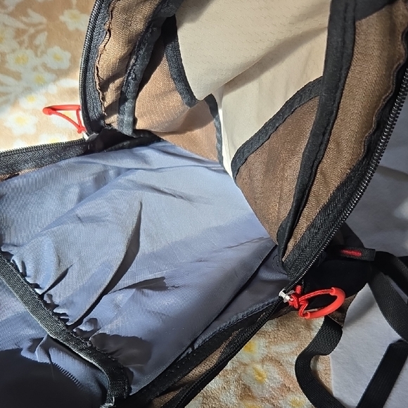 Swiss Gear Middle Fork Hydration Backpack CP109 Brown & Beige W/OUT bladder - Picture 14 of 16